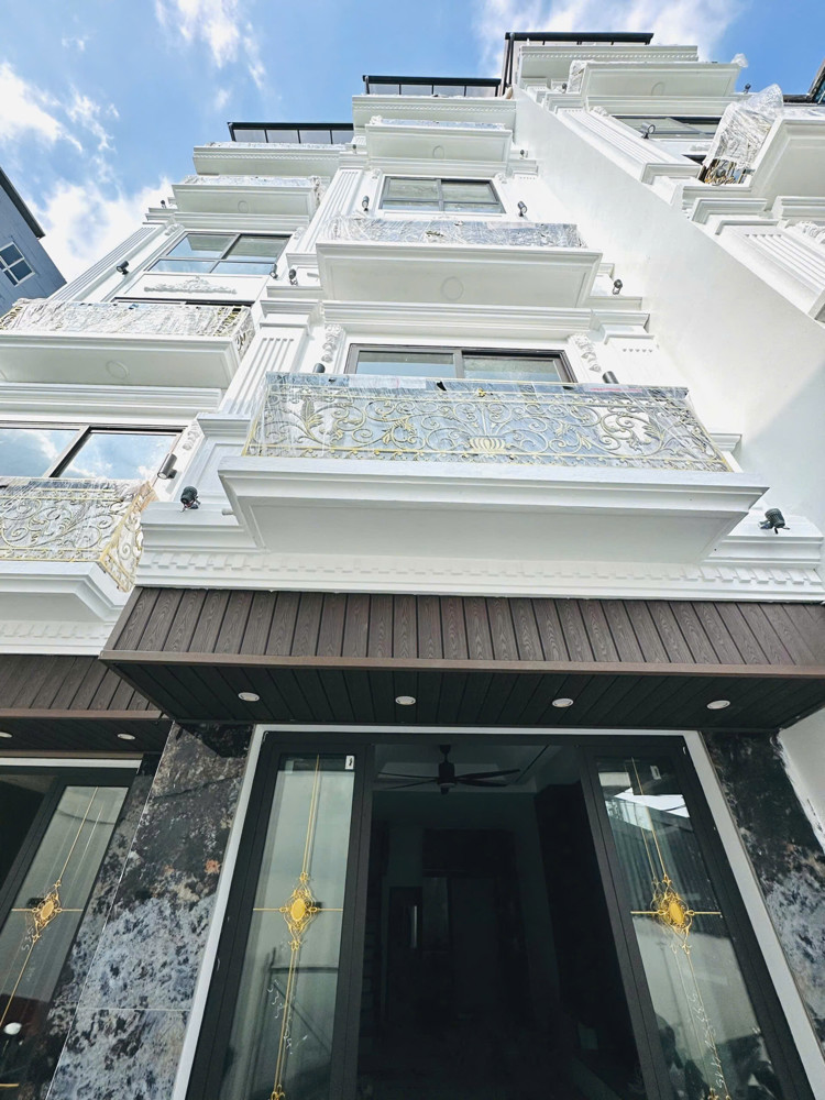 Bán nhà Bát Khối, Long Biên , thang máy