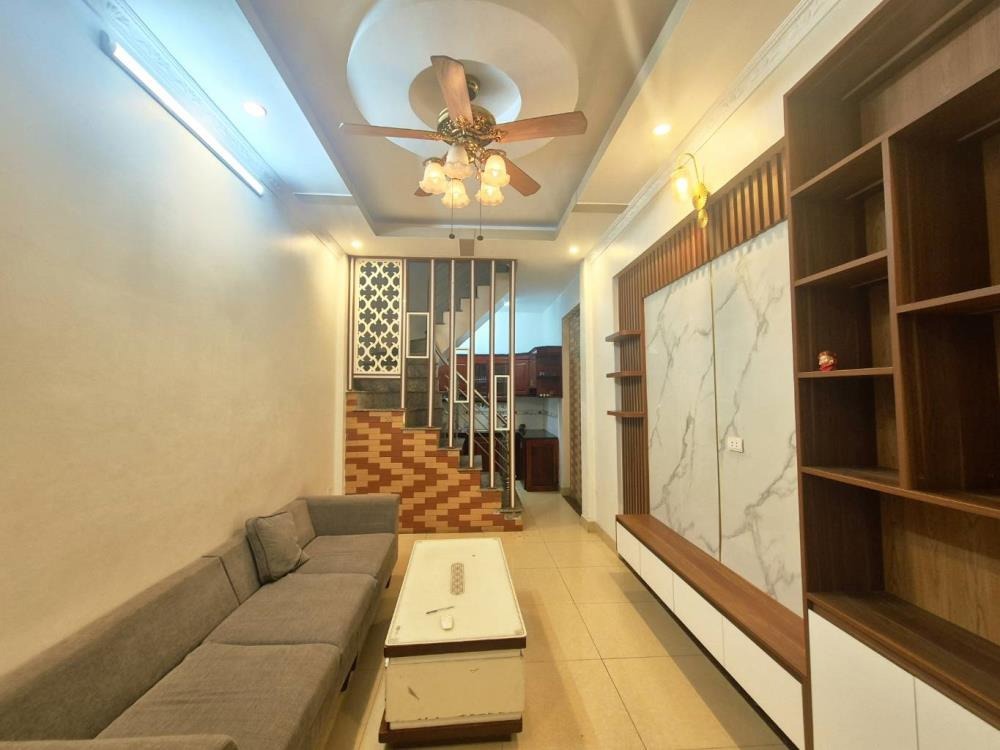 Bán nhà phố Vĩnh Hưng 5 tầng, 30m², 6 tỷ - Vị trí đẹp, hiện đại