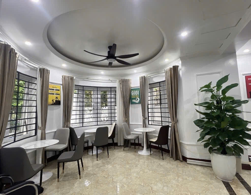 Biệt thự Tân Tây Đô 214.2m2 - 3 tầng - MT 12m, vị trí đẹp, giá 29,9 tỷ