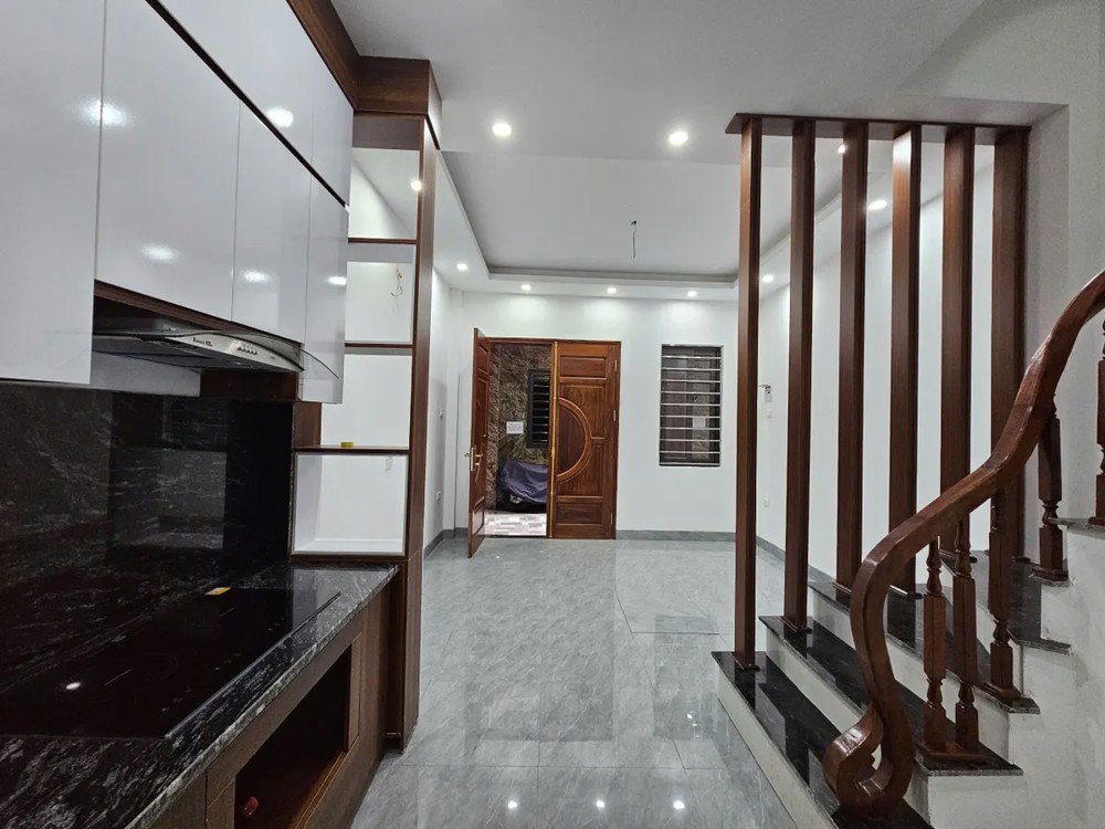 NHÀ MỚI ĐẸP Ngọc Thụy 30m2  5 tầng 6.95 tỷ Long Biên Hà Nội