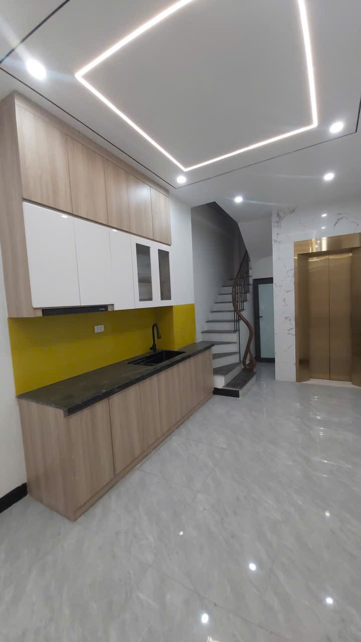 Siêu phẩm 5 Tầng, Thang Máy, Mặt Đường Mậu Lương - Kiến Hưng, Giá Tốt