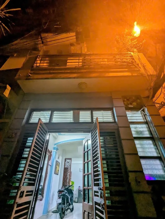 BÁN NHÀ RIÊNG DÂN XÂY Phố Ngọc Thụy 38m2 3 tầng 6.3 tỷ Long Biên Hà Nội