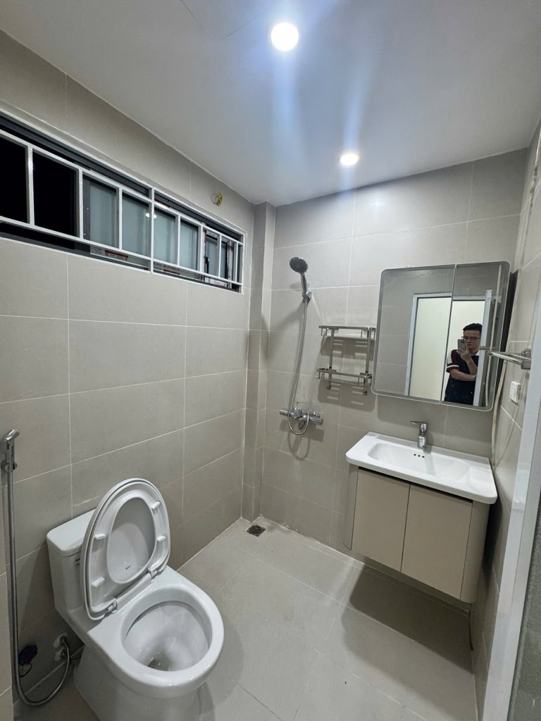 Bán Gấp Nhà Mới 100% - Ngõ Thông Thoáng, 38m2 - Vị Trí Đắc Địa