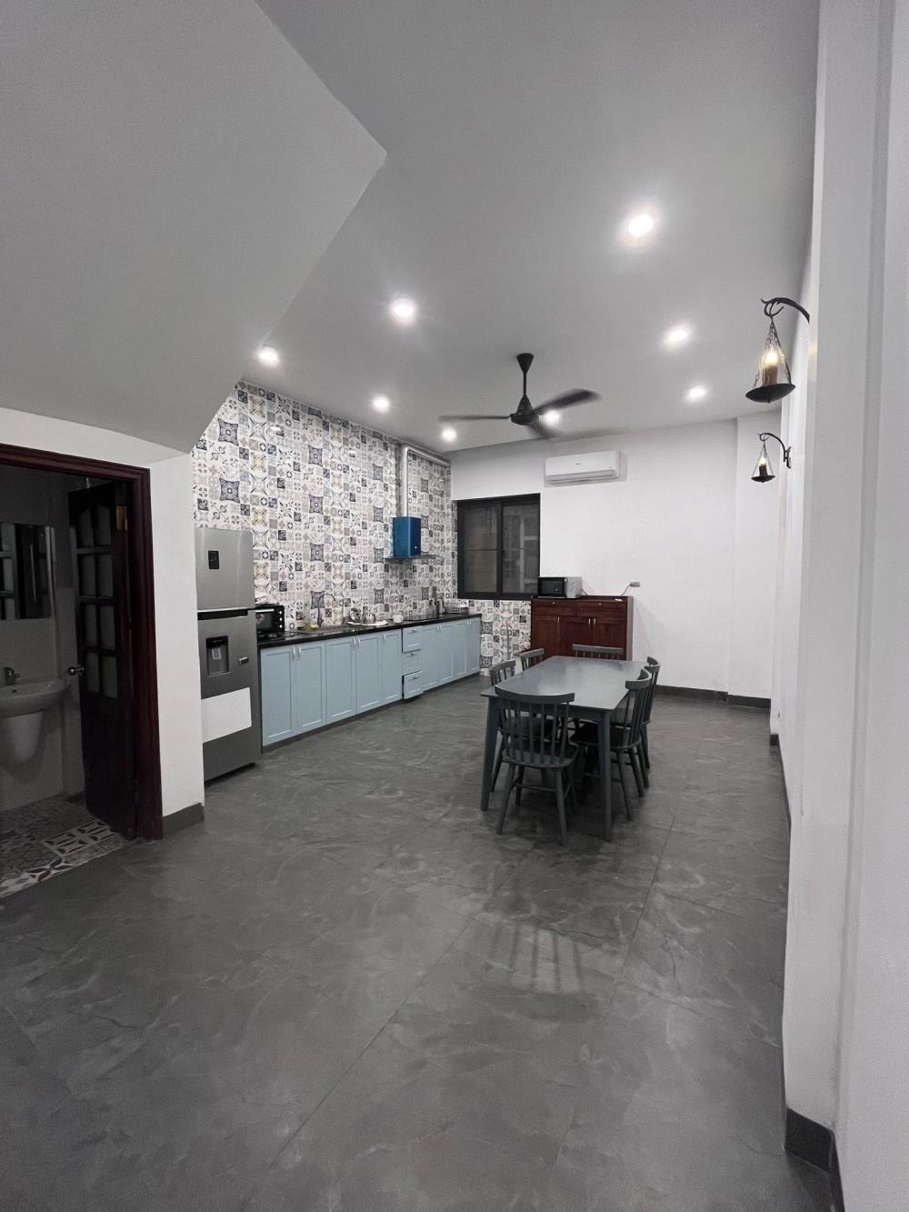 Bán Nhà Phố Từ Hoa Tây Hồ 79m2 - 4 Tầng, Mặt Tiền 4.8m - Giá 36 Tỷ (Thương Lượng)