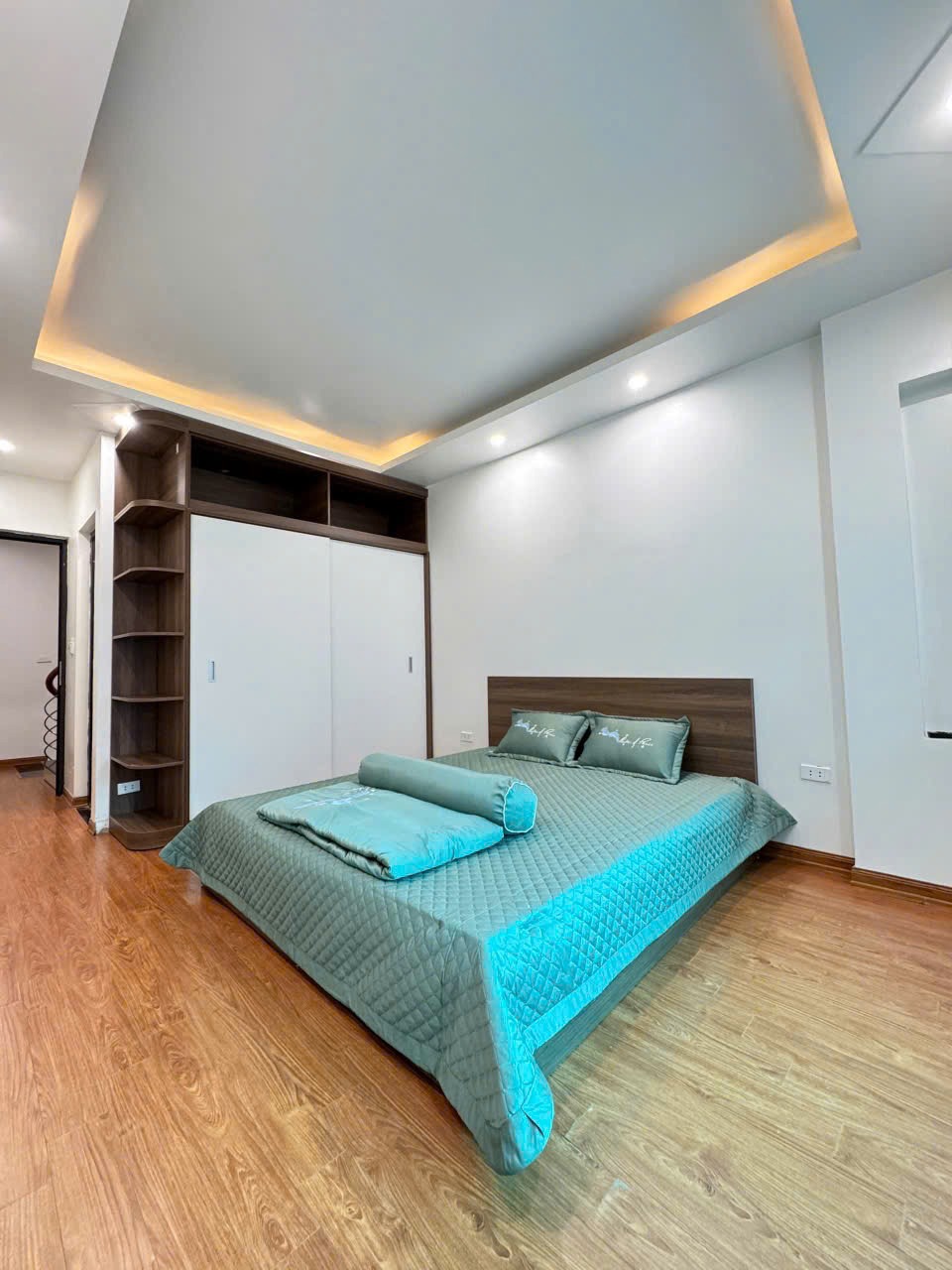 Bán nhà Hà Trì 1, 5 tầng, 35m2, đối diện THPT Lê Lợi - Giá 6.35 tỷ