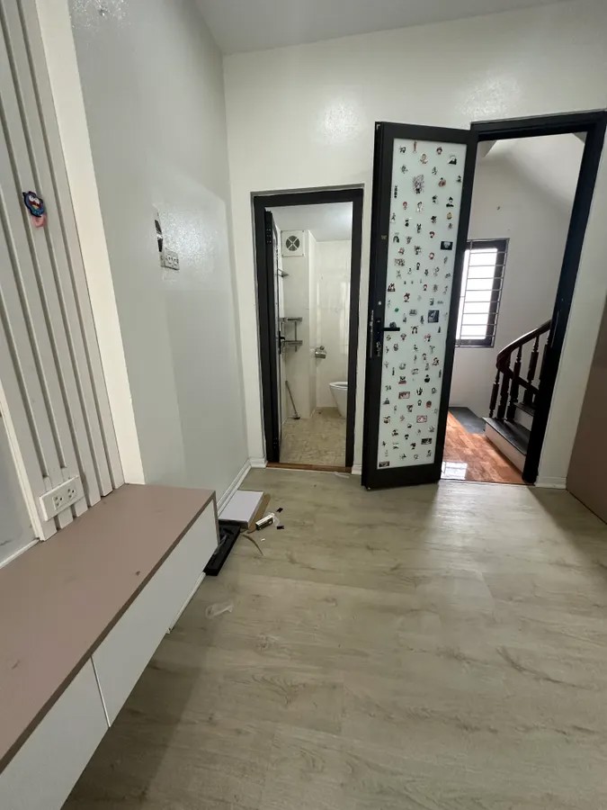 NHÀ ĐẸP Ô TÔ ĐỖ CỬA Phố Nguyễn Văn Linh 32m2 X 4 tầng 7.2 tỷ Long Biên-hà Nội