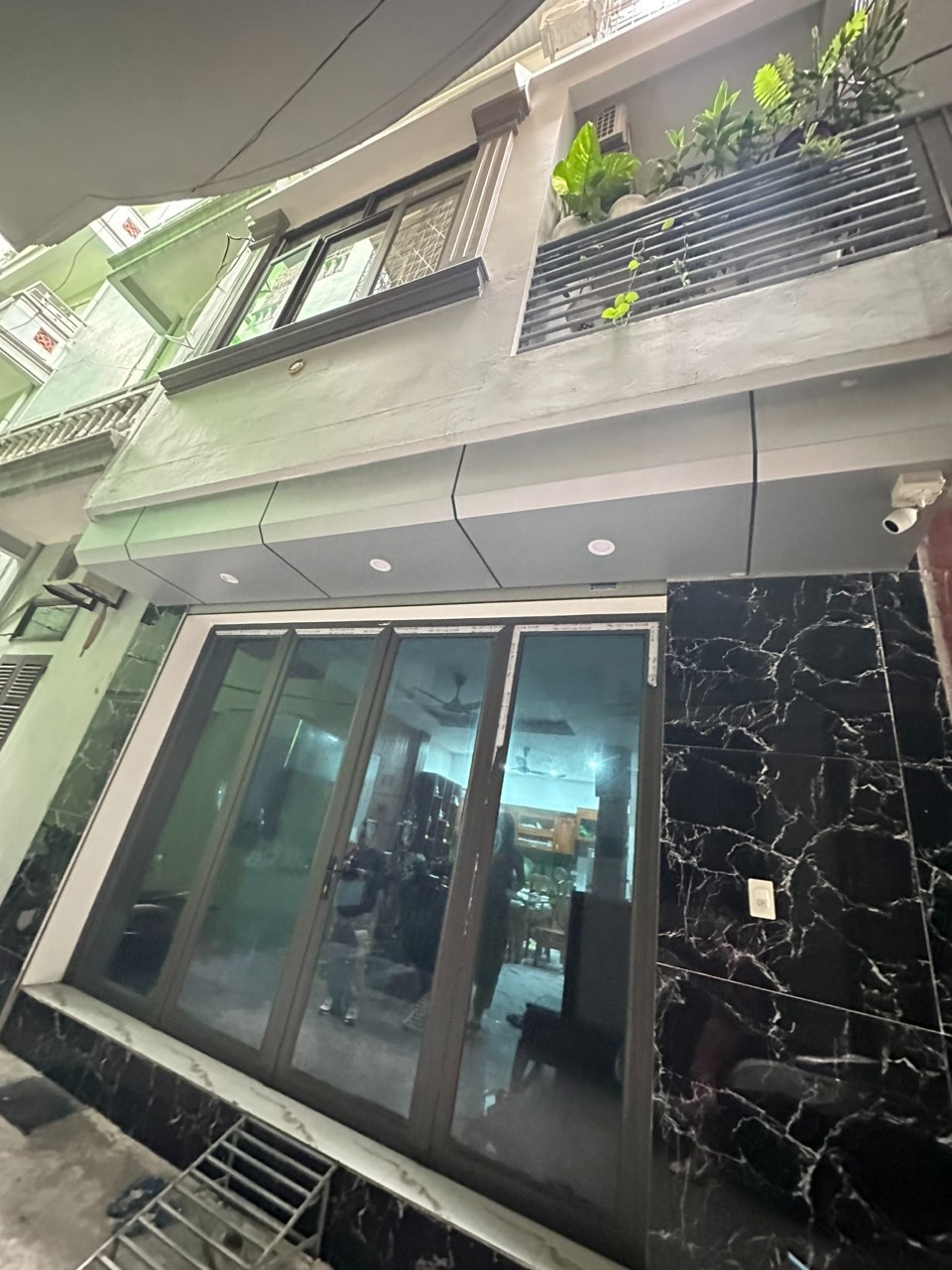 Bán nhà Hoàng Hoa Thám 44m2, 4 tầng, Ô tô đỗ cửa, Giá 8.75 tỷ