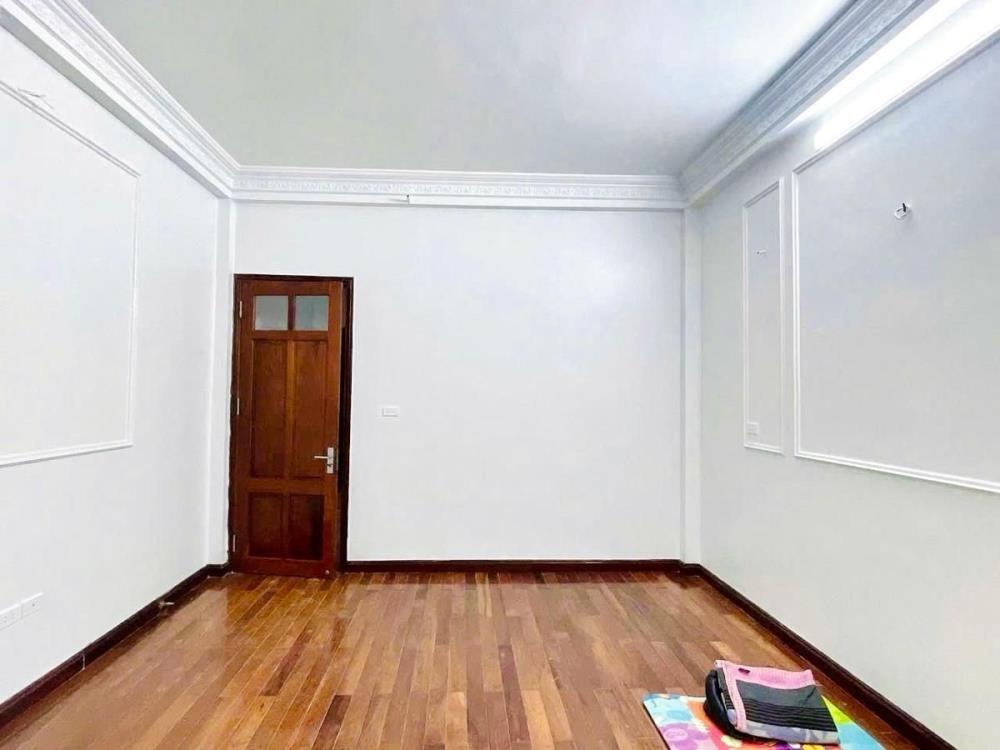 Nhà Mặt Ngõ Thái Hà - 50m2 x 5 Tầng - Ô Tô Vào Nhà - Giá 20.7 Tỷ