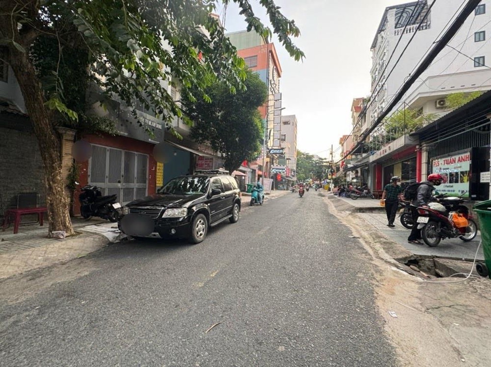 BÁN BIỆT THỰ ĐẲNG CẤP,  5 TẦNG,  HỒ BƠI, THANG MÁY, GẦN CITYLAND PHAN VĂN TRỊ,  37,9 TỶ TL