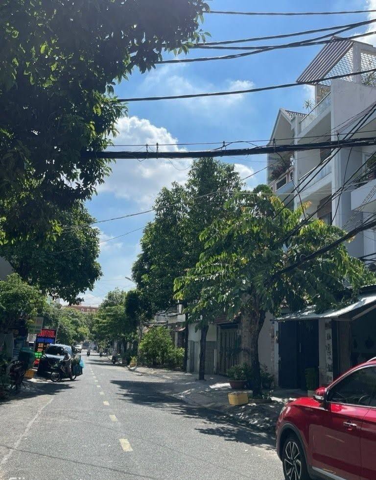 BÁN BIỆT THỰ ĐẲNG CẤP,  5 TẦNG,  HỒ BƠI, THANG MÁY, GẦN CITYLAND PHAN VĂN TRỊ,  37,9 TỶ TL