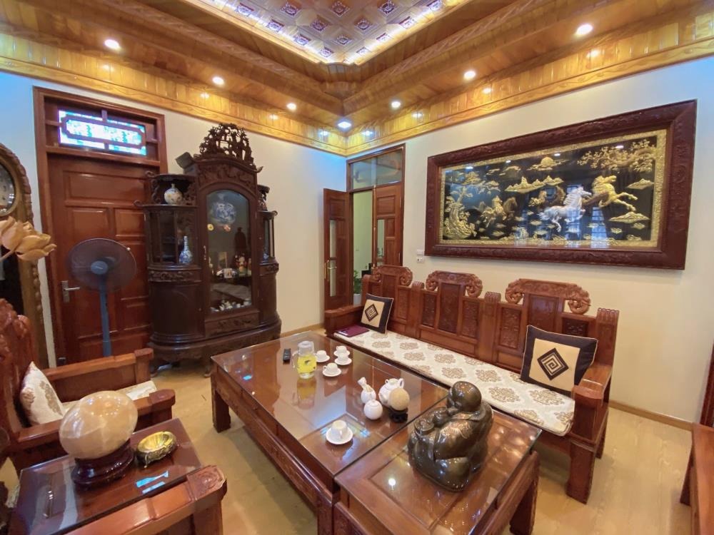 Bán nhà Cầu Giấy 5 Tầng, Gara Ô Tô - 30m Ra Phố - Giá 19.3 Tỷ