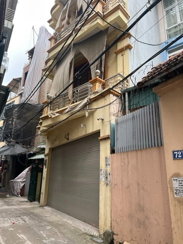Bán nhà Cầu Giấy 5 Tầng, Gara Ô Tô - 30m Ra Phố - Giá 19.3 Tỷ