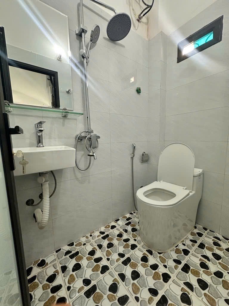 Bán nhà ngõ 147 Tân Mai, Hoàng Mai - 16m², 4 Tầng, Giá 2.15 Tỷ