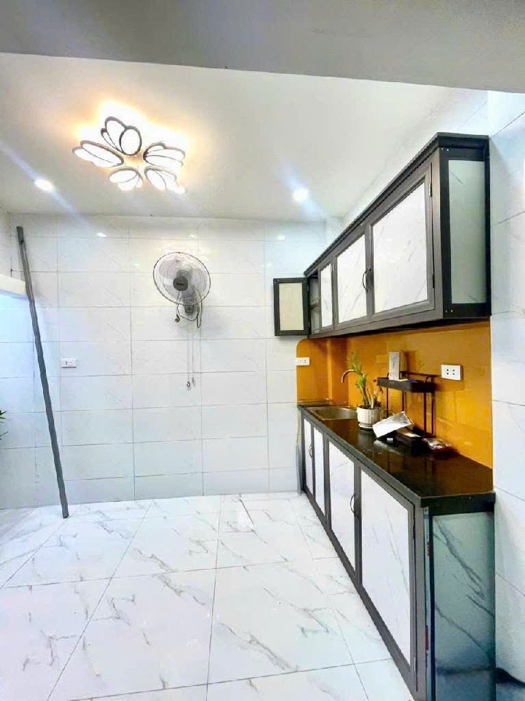 Bán nhà ngõ 147 Tân Mai, Hoàng Mai - 16m², 4 Tầng, Giá 2.15 Tỷ