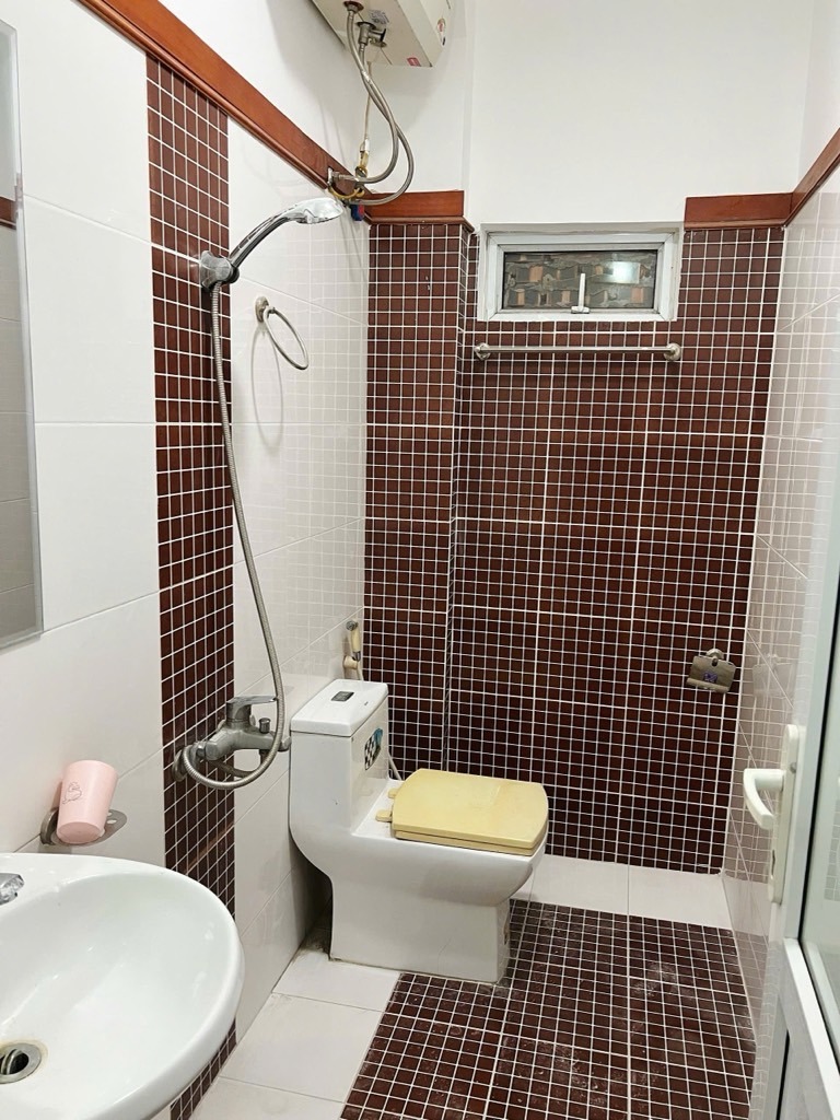 Bán Nhanh Nhà Đẹp, Ngõ Thông Thoáng, Gần Hồ - Vị Trí Đắc Địa