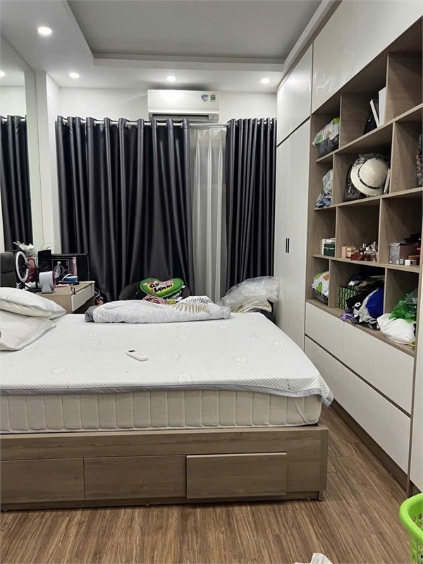 BÁN NHÀ THẠCH BÀN LONG BIÊN – 42m² – 5TẦNG – GẦN Ô TÔ – THANG MÁY – GIÁ CHỈ 8,1TỶ
