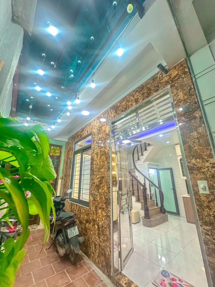Nhà Đẹp Minh Khai - Vị Trí Vàng, Giá Tốt - Ngay Ô Tô