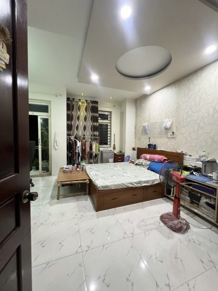 Nhà 3 tầng hiện đại gần Nam Việt Á, 100m², gara ô tô, giá chỉ 9.x tỷ