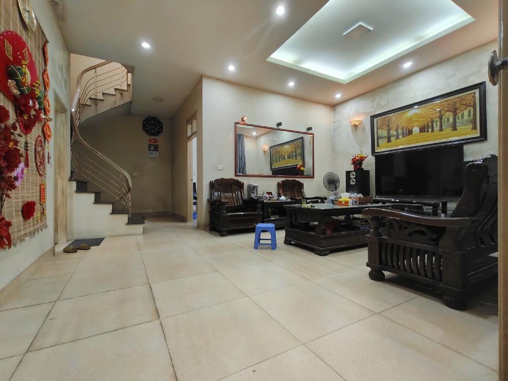 Đất phố Hoàng Tăng Bí 145m2, MT 5.8m, ô tô tránh, giá 22.8 tỷ