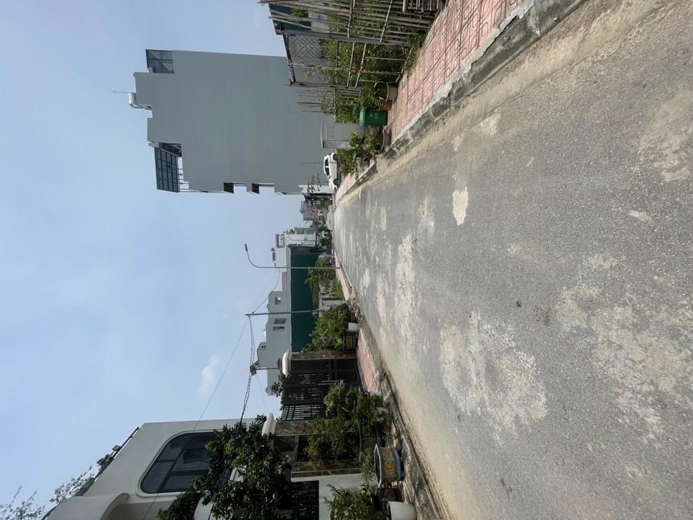 Bán đất mặt phố Đông Ngạc 155m2, MT 6.2m, vỉa hè rộng, giá 23.5 tỷ