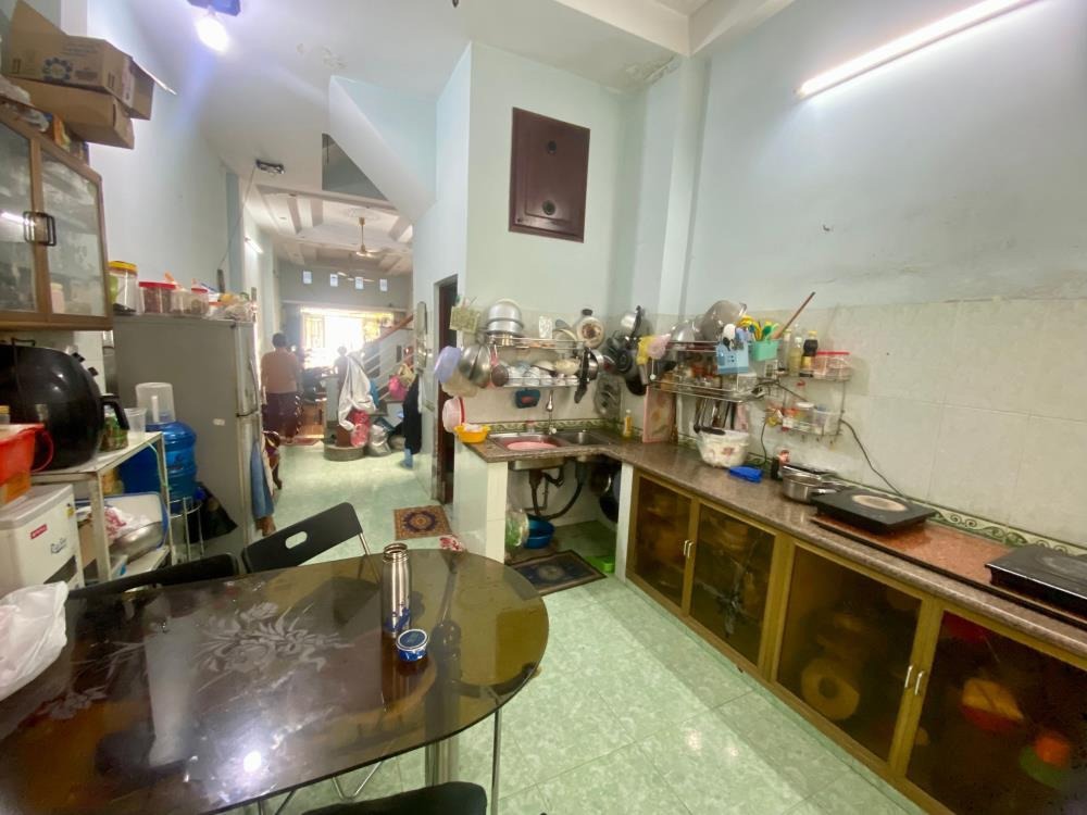 Bán Nhà Mặt Tiền Lê Quốc Trinh, Tân Phú - 70m2, 4 Tầng, 8.5 Tỷ TL