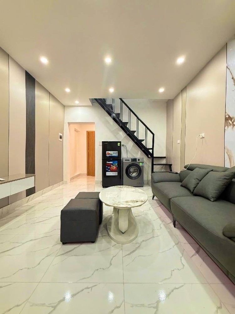 TẬP THỂ NGHĨA TÂN CẦU GIÂY DT 81M 2 NGỦ 2 WC GIÁ 3 TỶ 950