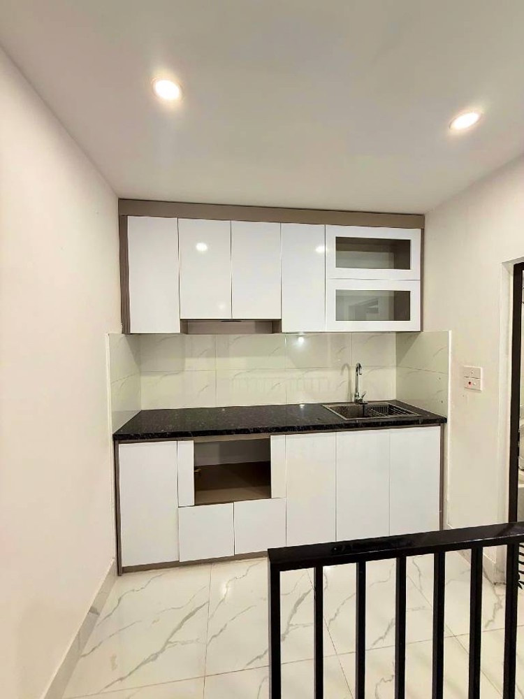 TẬP THỂ NGHĨA TÂN CẦU GIÂY DT 81M 2 NGỦ 2 WC GIÁ 3 TỶ 950