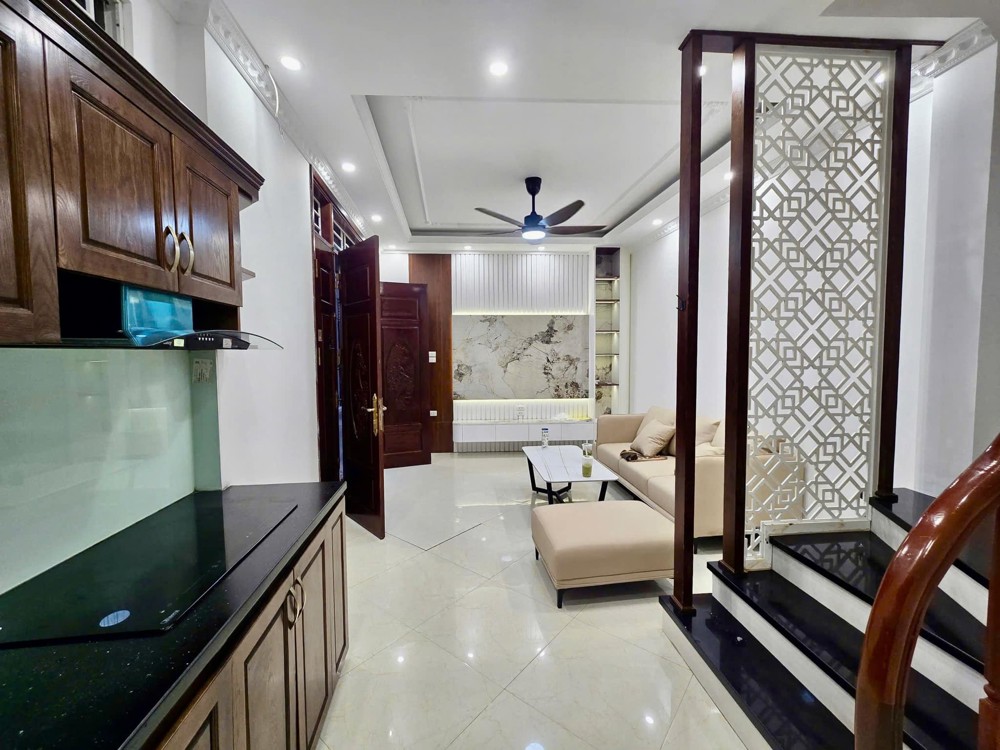 Bán nhà mới 5 tầng thang máy Trại Cá, ô tô đỗ, kinh doanh đỉnh