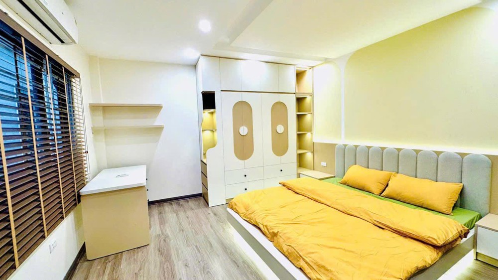 Bán nhà mới 5 tầng thang máy Trại Cá, ô tô đỗ, kinh doanh đỉnh