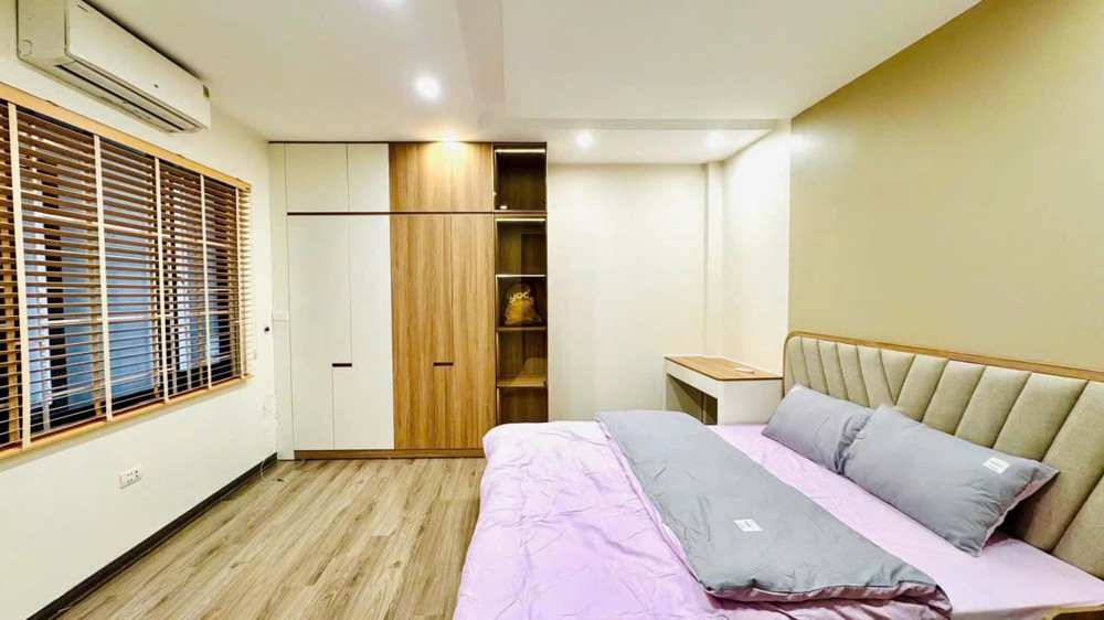 Bán nhà mới 5 tầng thang máy Trại Cá, ô tô đỗ, kinh doanh đỉnh
