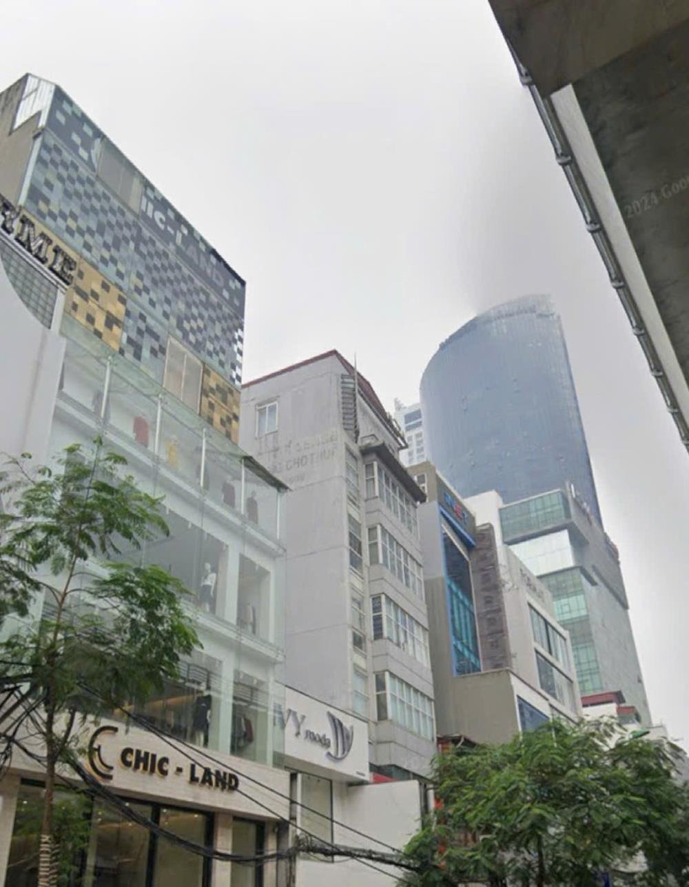 Bán Gấp Nhà Mặt Phố Cầu Giấy - KD Tốt, Ô Tô Vào Nhà, 6 Tầng, 15 Tỷ