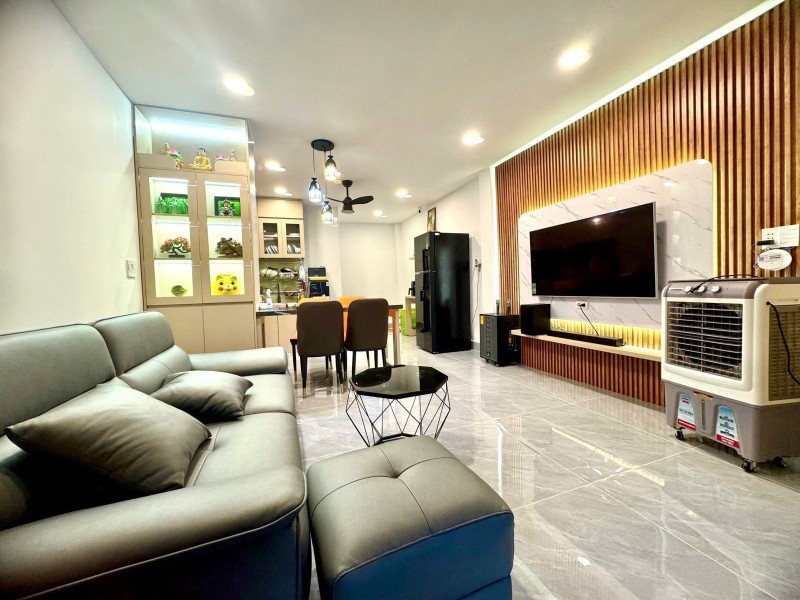 Bán nhà 2 tầng, 56m2, HXH đường 102, Tăng Nhơn Phú A, Q.9. 2PN, SH, 6.35 tỷ