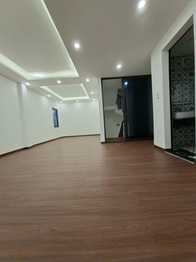 BÁN NHÀ GIA QUẤT, LONG BIÊN- DÂN XÂY- MT ĐẸP- 35M-NHỈNH 5 TỶ