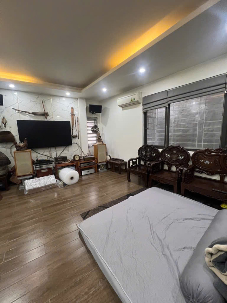BÁN NHÀ NGUYỄN VĂN CỪ LONG BIÊN- NHÀ ĐẸP-OTO-48M-NHỈNH 8 TỶ
