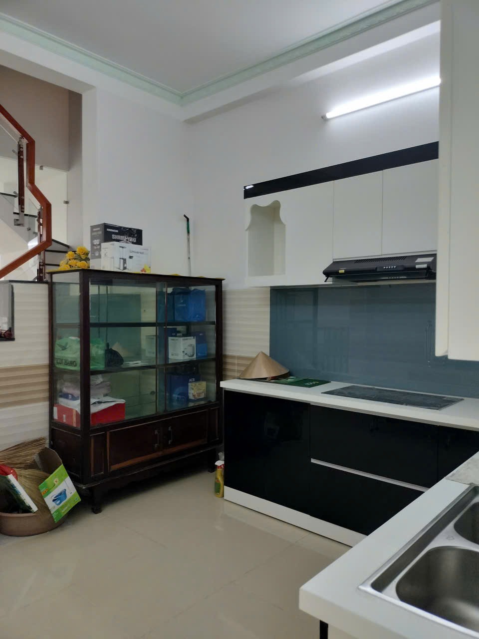 Bán nhà mặt tiền 4 tầng Quận 6 - 11.2 tỷ - Vị trí đắc địa, giao thông thuận tiện