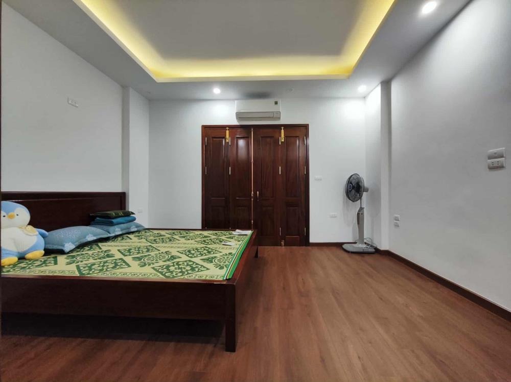 Cho thuê nhà nguyên căn Vĩnh Phúc, Ba Đình - Thang máy, Ô tô, Giá 18tr/tháng