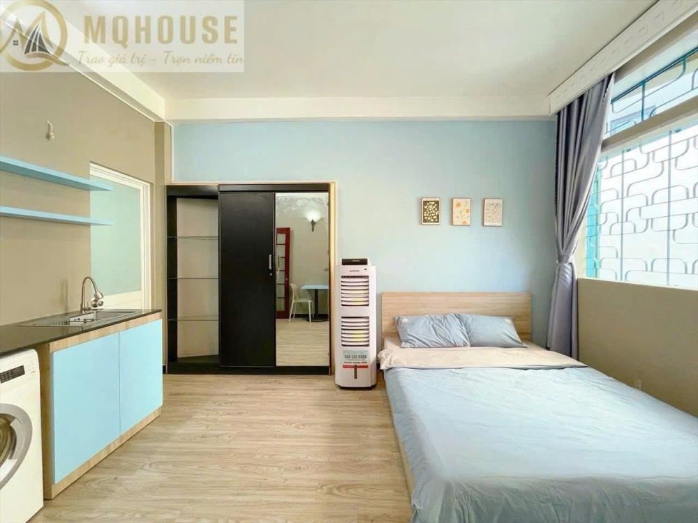 Bán Nhà Mặt Tiền Quận 1 - 5 Tầng, Thang Máy, 2 Mặt Tiền Nguyễn Văn Nguyễn - Lợi Nhuận Cao