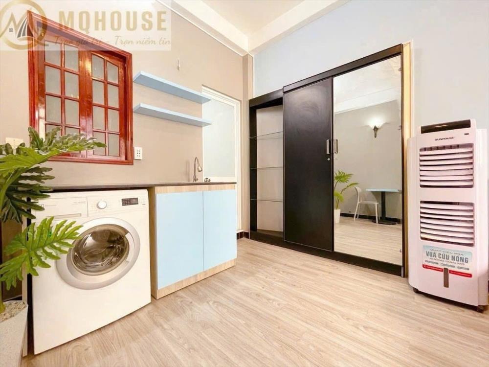 Bán Nhà Mặt Tiền Quận 1 - 5 Tầng, Thang Máy, 2 Mặt Tiền Nguyễn Văn Nguyễn - Lợi Nhuận Cao