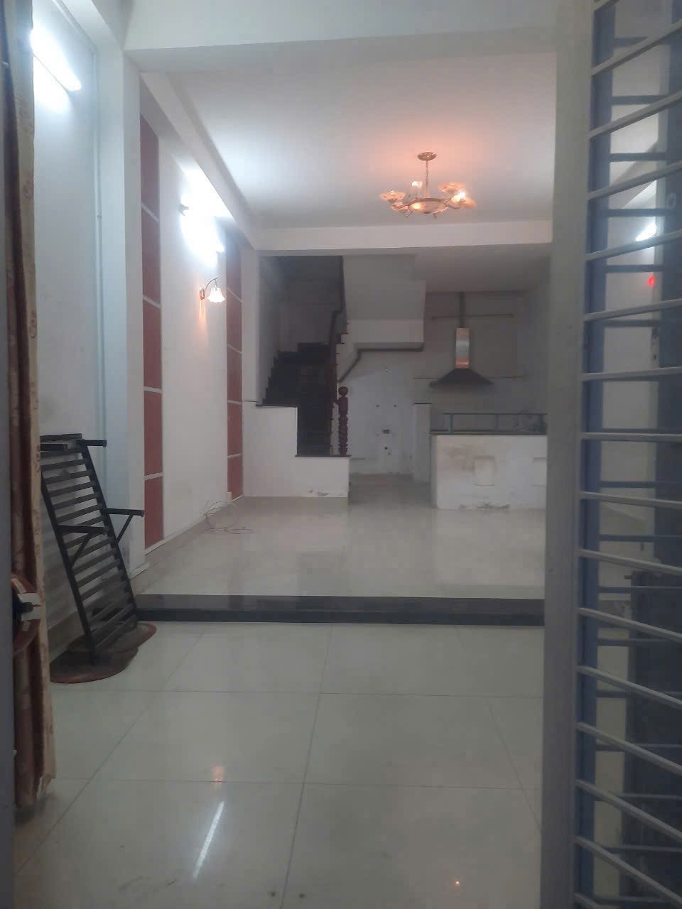 Bán nhà Nguyễn Thị Búp, 4x13, 3 lầu, đường oto 6m, giá 4.5 tỷ - Đầu tư/Cho thuê