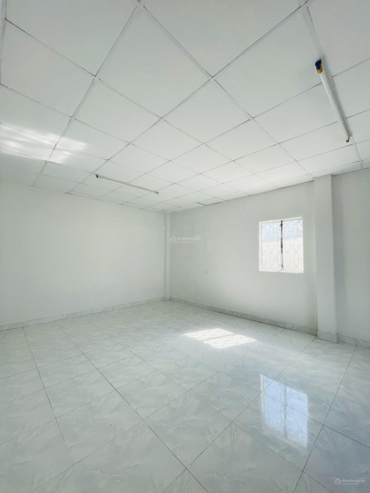Cần bán gấp nhà đường Dương Quảng Hàm 4*14 m, hẻm xe ô tô giá chỉ 6.4 tỷ, dọn vào ở ngay