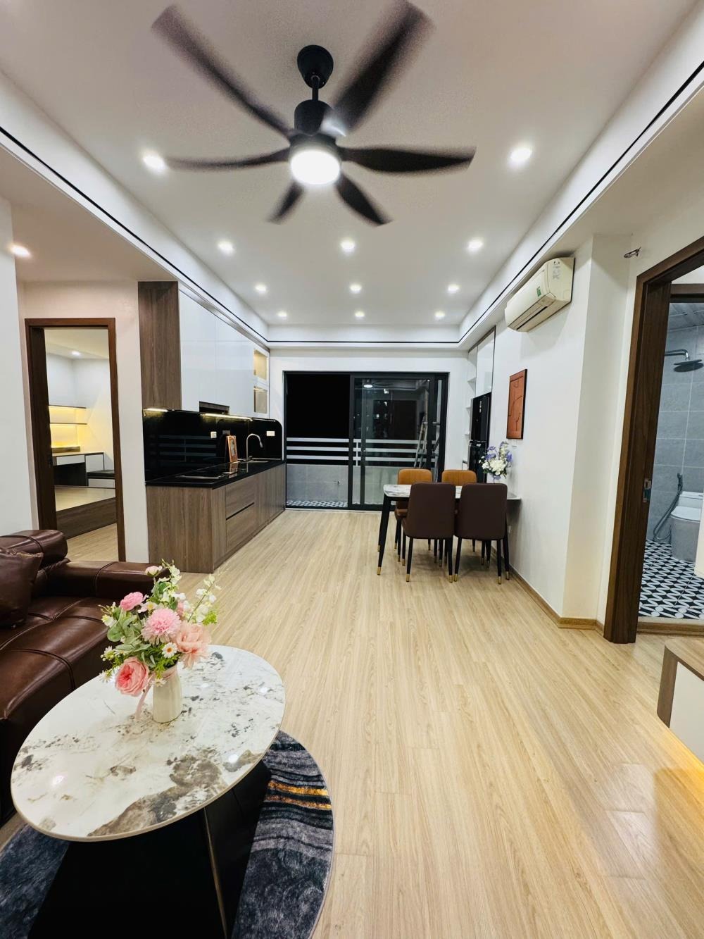 Bán Căn Hộ 3PN Linh Đàm - View Đẹp, Nội Thất Full, Hỗ Trợ Bank 80%