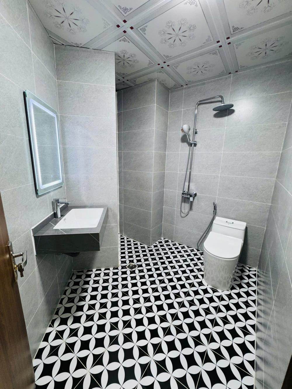 Bán Căn Hộ 3PN Linh Đàm - View Đẹp, Nội Thất Full, Hỗ Trợ Bank 80%