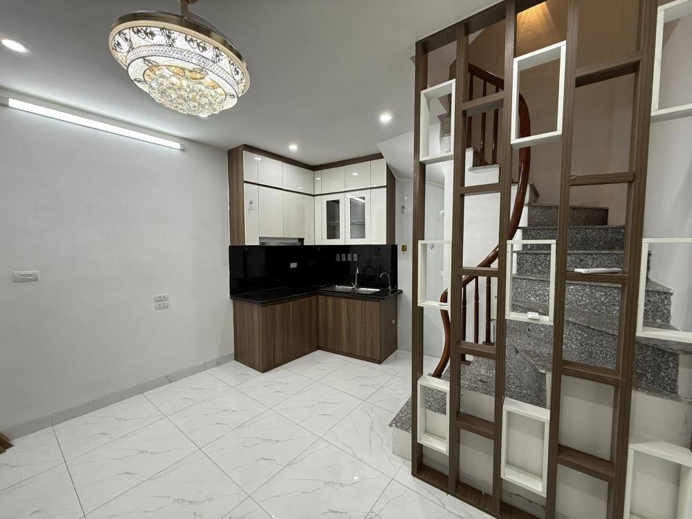 Bán Gấp Nhà Đông Thiên - Vĩnh Hưng: Nhà Mới, Vị Trí Đẹp, Giá 4.6 Tỷ