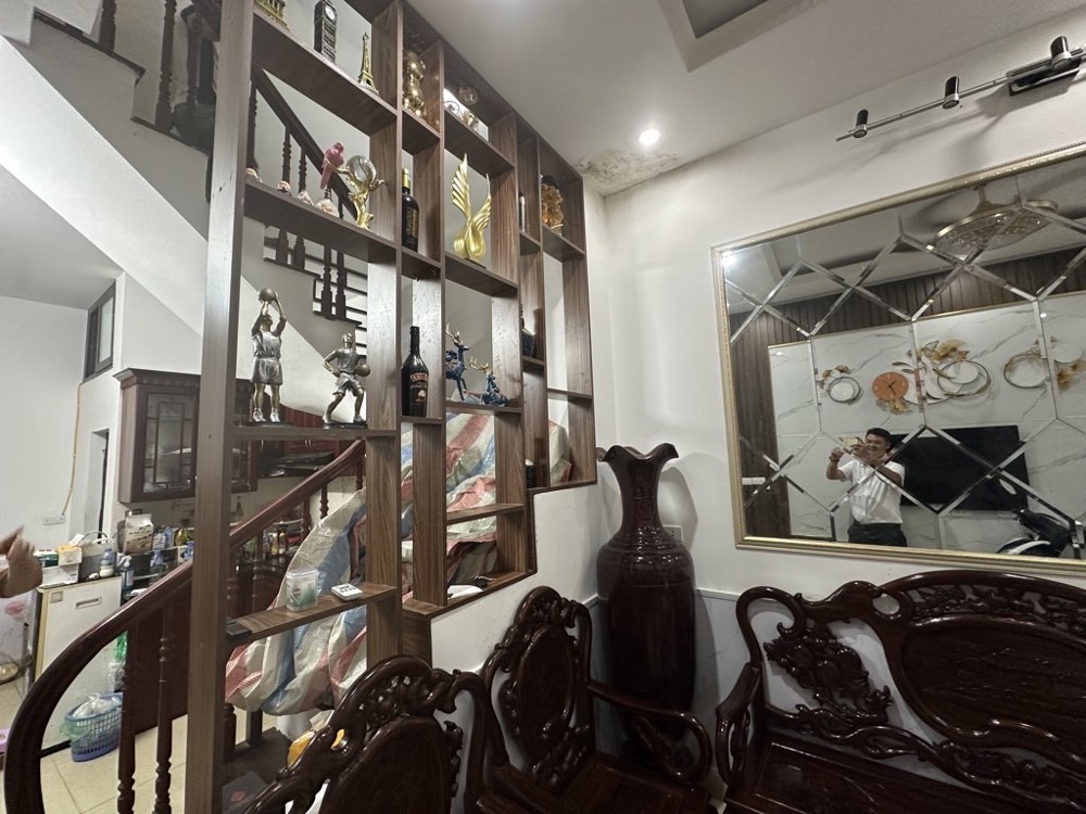 NGUYỄN KHANG 51M CHỈ 7,9 TỶ NHÀ ĐẸP,FULL NỘI THẤT,GẦN BÃI GỦI XE,NGÕ THÔNG