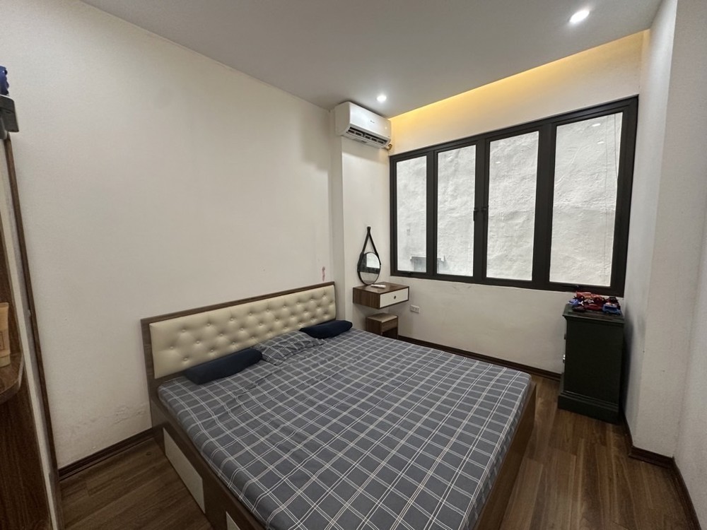 NGUYỄN KHANG 51M CHỈ 7,9 TỶ NHÀ ĐẸP,FULL NỘI THẤT,GẦN BÃI GỦI XE,NGÕ THÔNG