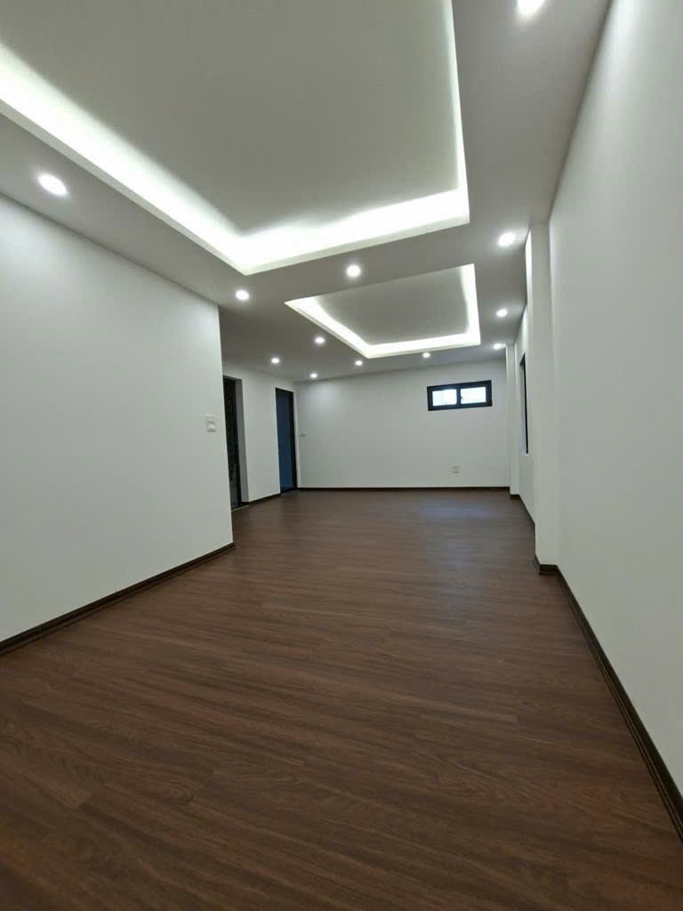 Bán nhà 5 tầng Đức Giang, Long Biên - 47m², MT 5.8m - Giá 6.5 tỷ - Vị trí đẹp