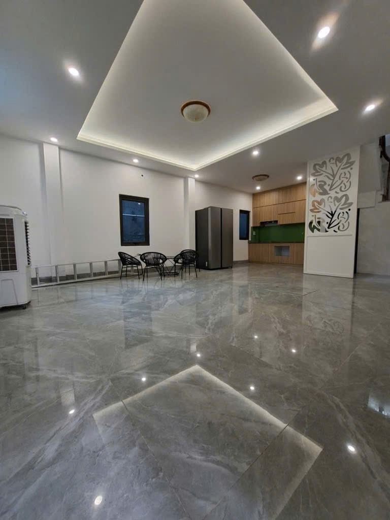 Bán nhà 5 tầng Đức Giang, Long Biên - 47m², MT 5.8m - Giá 6.5 tỷ - Vị trí đẹp