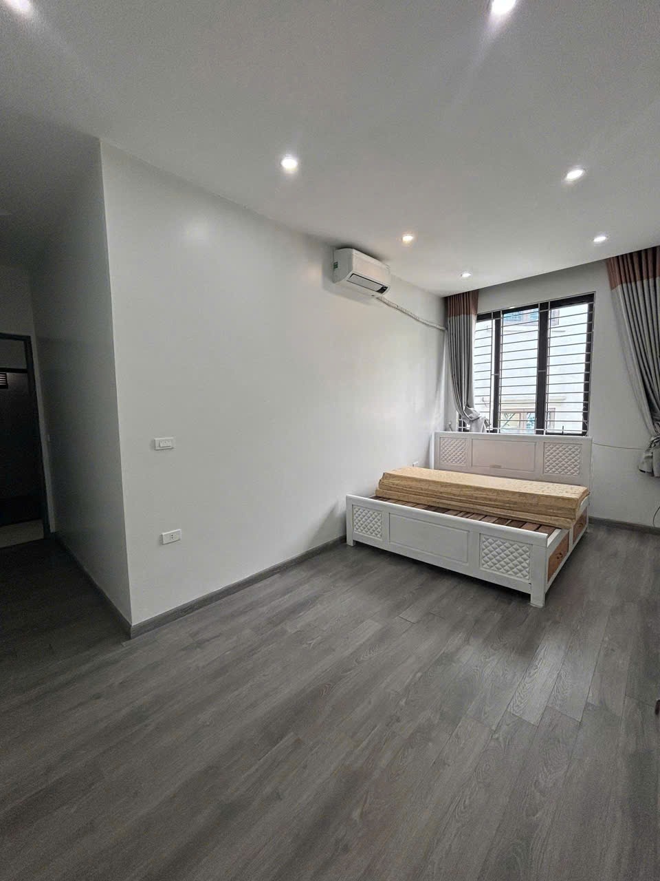 Bán nhà Hà Trì 1, 45m2, 3 Mặt Thoáng, Giá 7.98 Tỷ