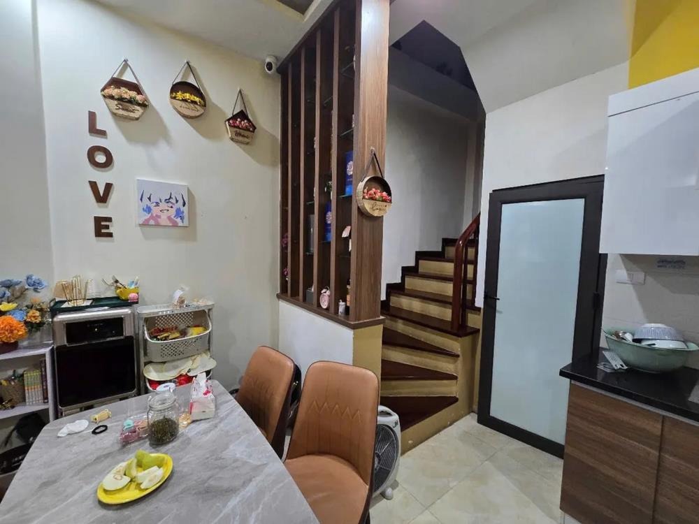 Bán nhà Cầu Giấy - 45m2, 5 tầng, Full Nội Thất - Ngõ Thông Thoáng
