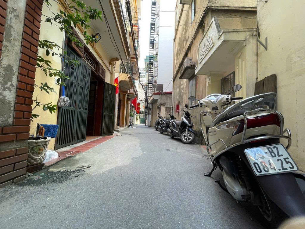 Bán Nhà Xuân La , 65m, 5 tầng, oto đỗ cửa, 2 thoáng trước và sau, có ô chờ thang máy, có oto sửa
